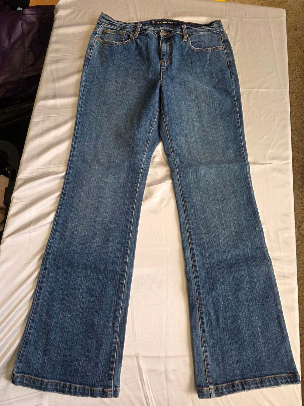 DKNY Jeans Soho Jean Women Sz 10 Blue Denim Floral Embroidered Pockets